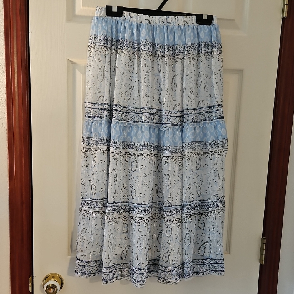 Chic Blue and White Paisley Maxi Skirt
